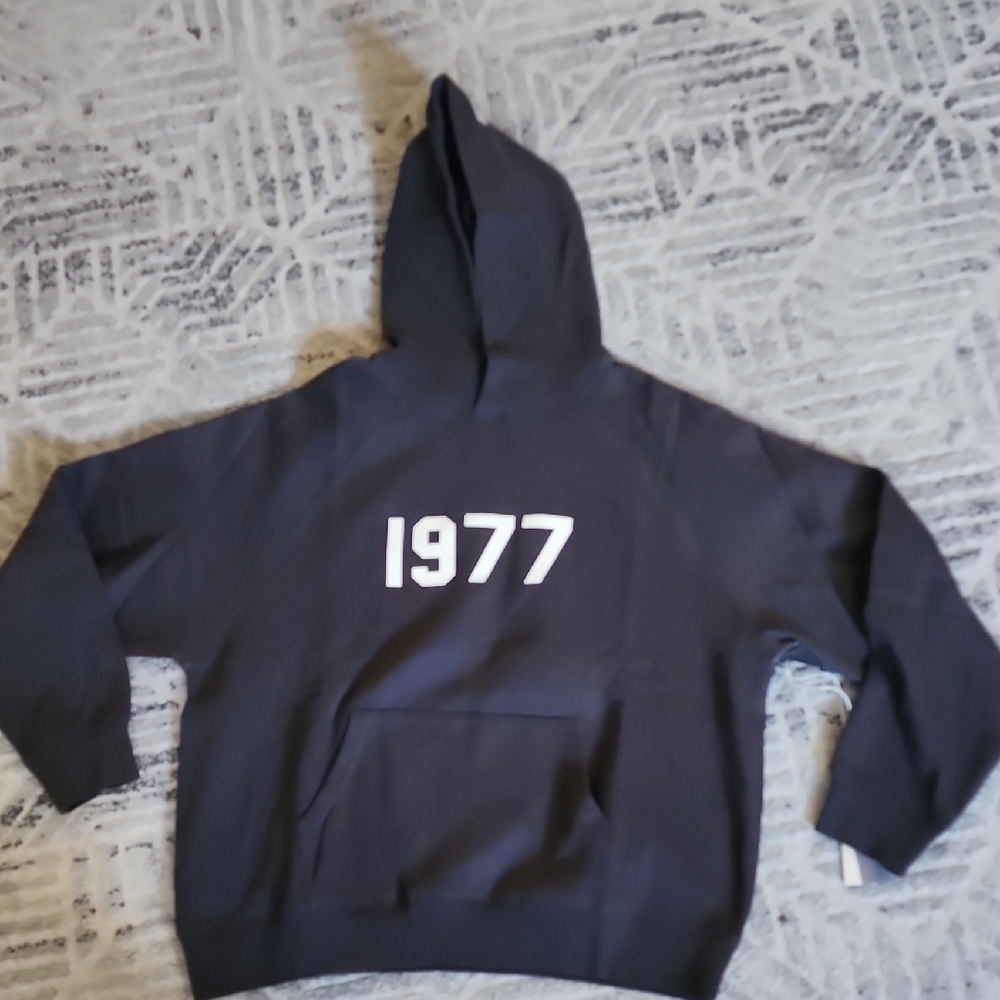 Essentials FOG Black Hoodie 1977 Print - Picture 2 of 7